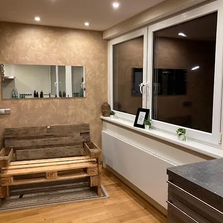 Wine Apartment *